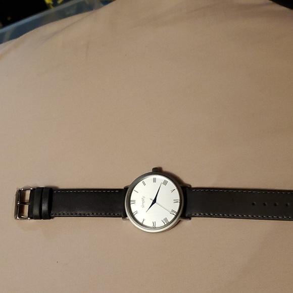 Watch - Picture 2 of 4